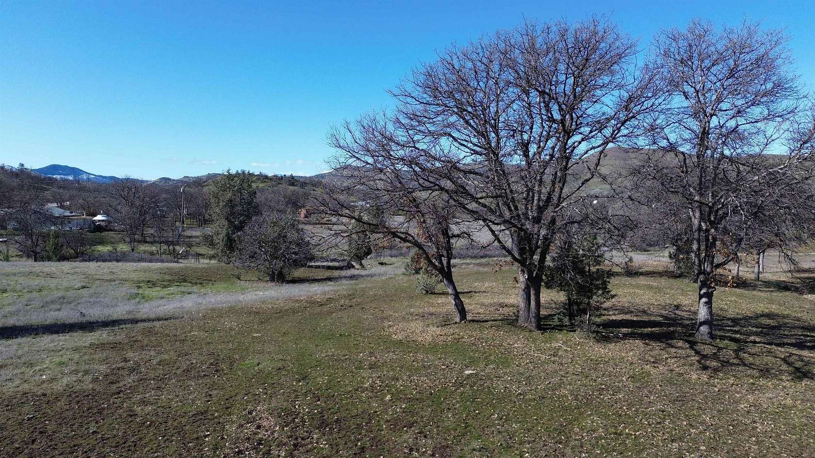 1.16 Acres of Residential Land for Sale in Hornbrook, California