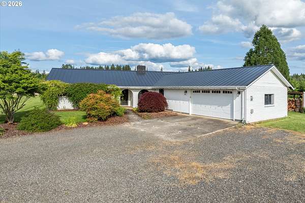 5 Acres of Land with Home for Sale in Estacada, Oregon