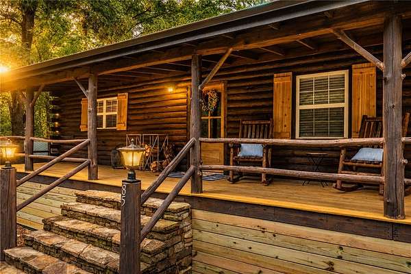 8 Acres of Land with Home for Sale in Eureka Springs, Arkansas