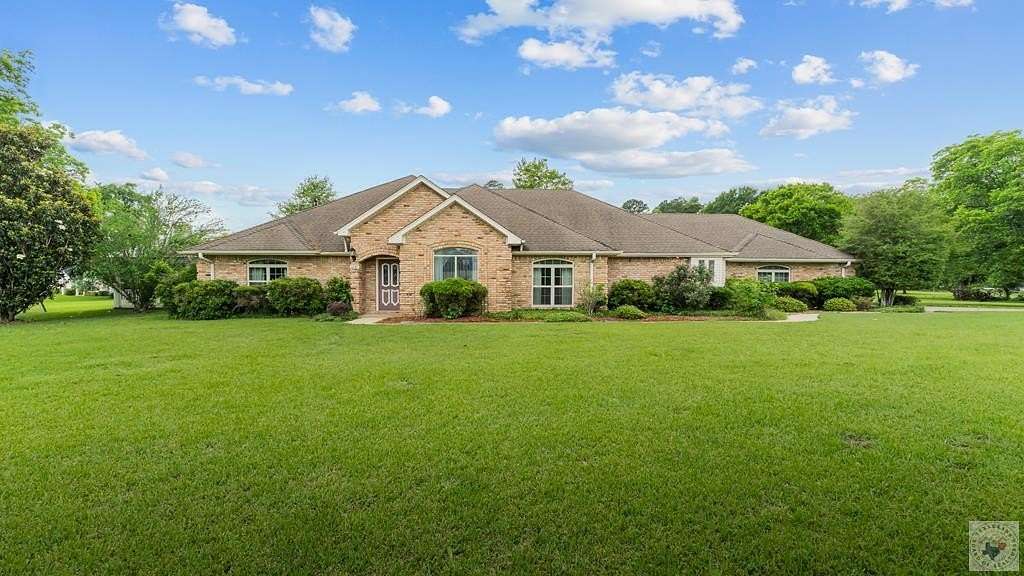 3.6 Acres of Land with Home for Sale in Texarkana, Arkansas