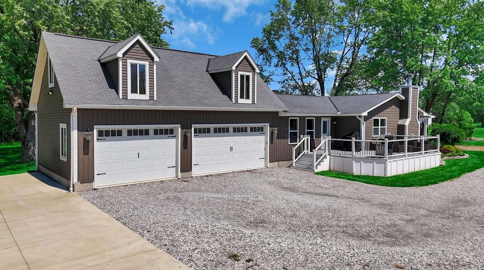 2.67 Acres of Land with Home for Sale in Johnstown, Ohio