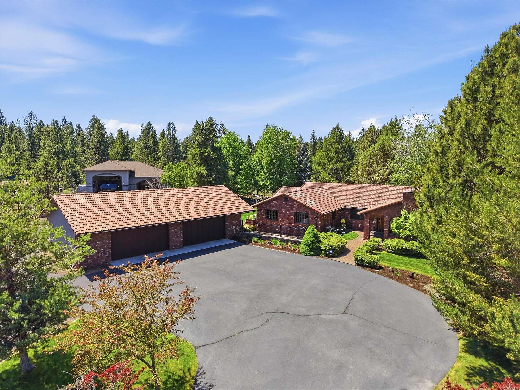 2.38 Acres of Land with Home for Sale in Bend, Oregon