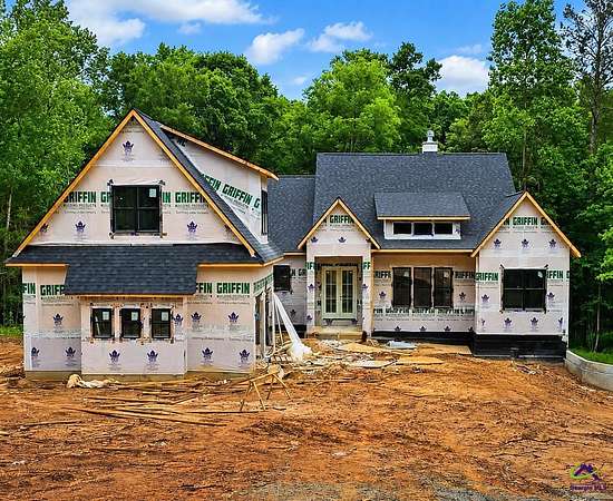 2.6 Acres of Land with Home for Sale in Forsyth, Georgia