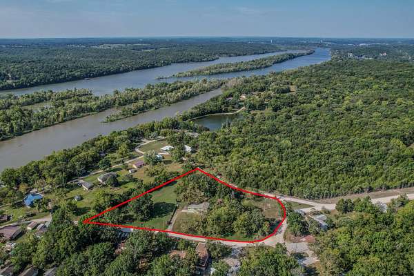 2 Acres of Land with Home for Sale in Warsaw, Missouri
