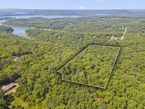 7 Acres of Residential Land for Sale in Lampe, Missouri