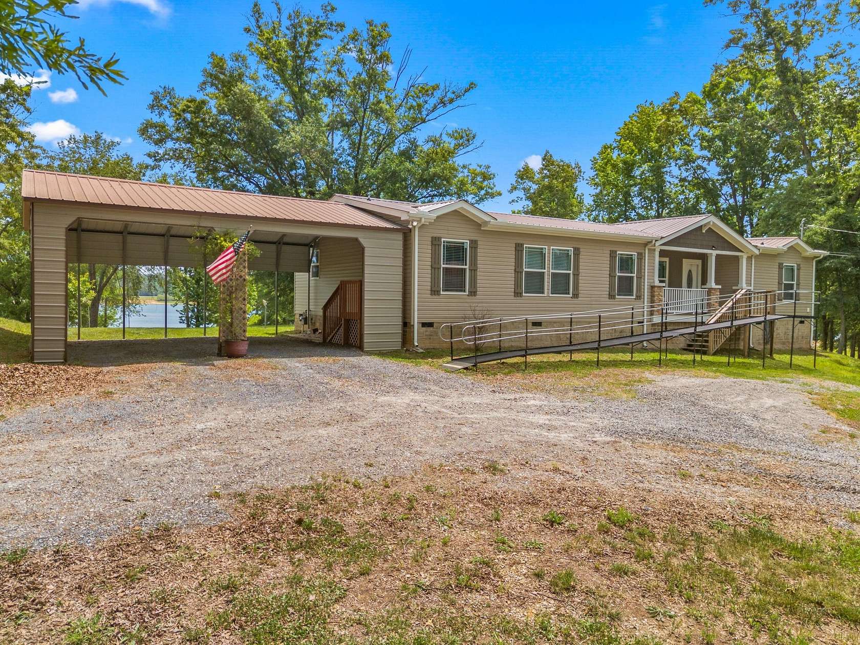 5.1 Acres of Land with Home for Sale in Baneberry, Tennessee