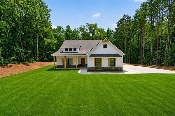 5 Acres of Land with Home for Sale in Silver Creek, Georgia