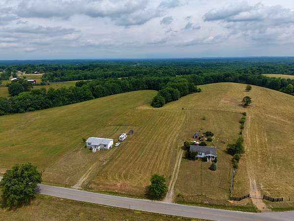 1 Acre of Residential Land for Sale in Red Boiling Springs, Tennessee