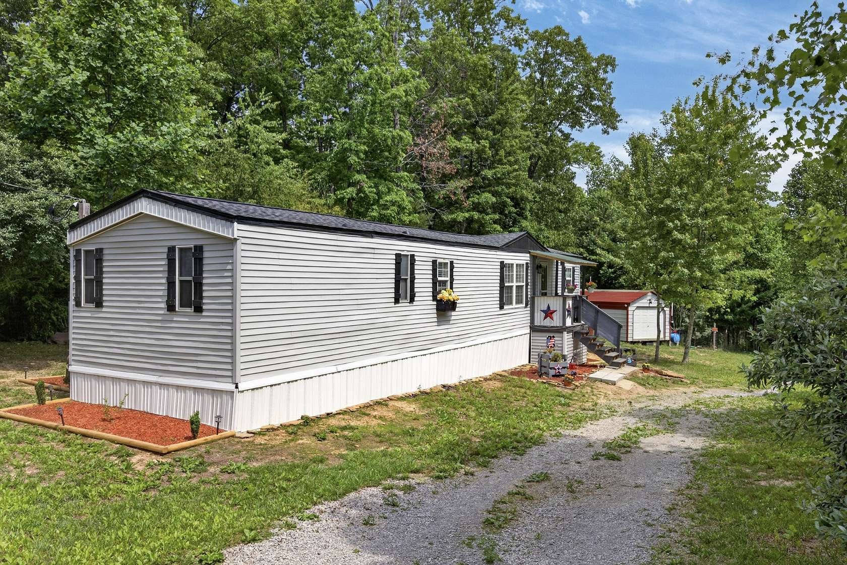 4.15 Acres of Land with Home for Sale in Wilder, Tennessee