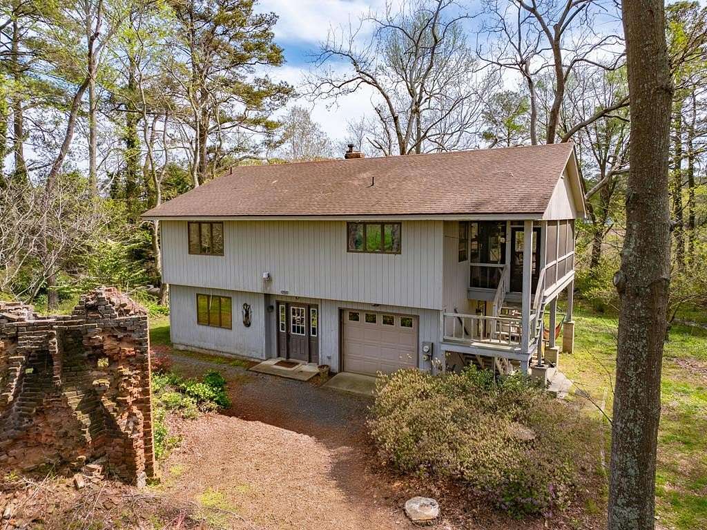 106 Acres of Land with Home for Sale in Onancock, Virginia