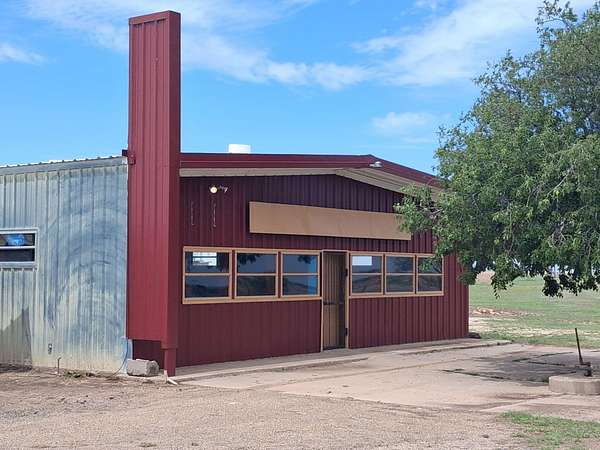 1.89 Acres of Improved Commercial Land for Sale in Silverton, Texas