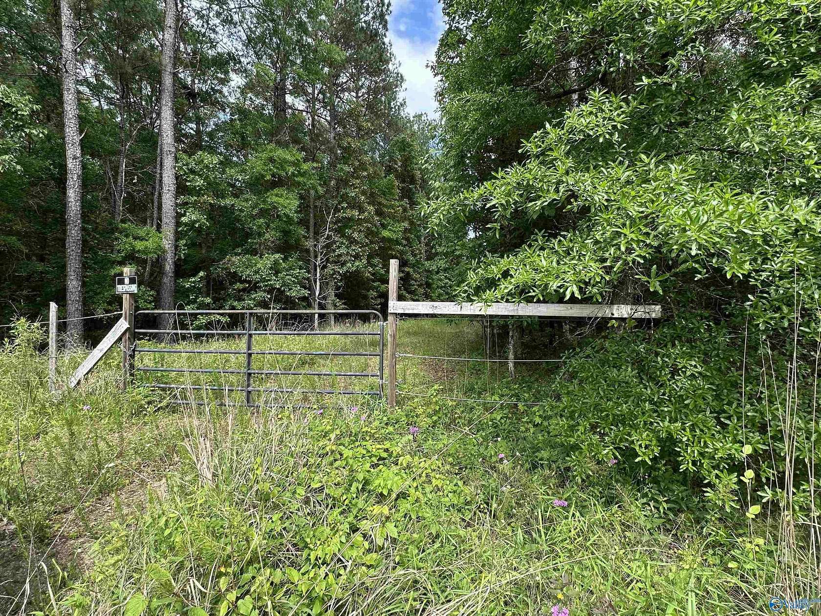 9.5 Acres of Residential Land for Sale in Rainbow City, Alabama