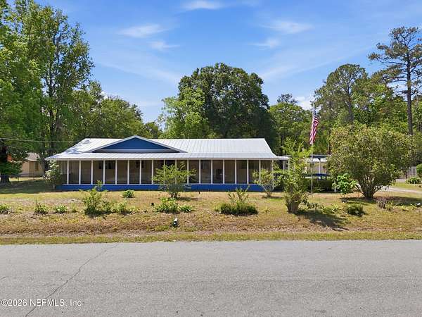 1.67 Acres of Land with Home for Sale in Jacksonville, Florida