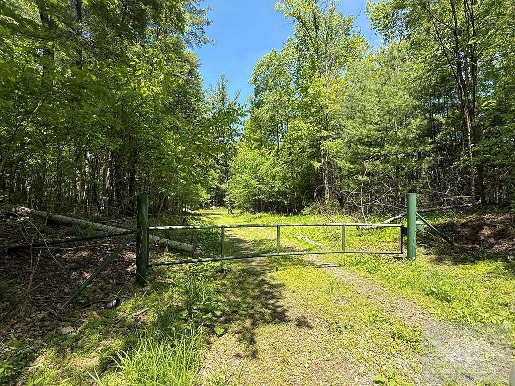 80 Acres of Recreational & Residential Land for Sale in Rock, West Virginia
