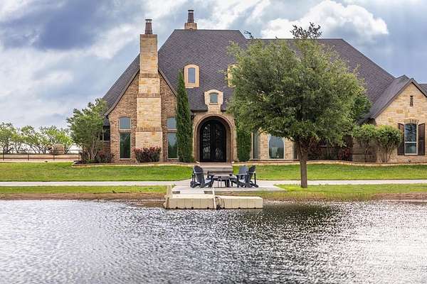 21 Acres of Agricultural Land with Home for Sale in Hermleigh, Texas