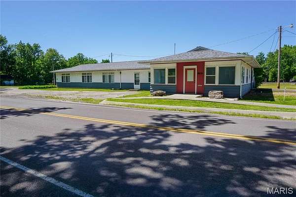 2.19 Acres of Improved Commercial Land for Sale in St. James, Missouri