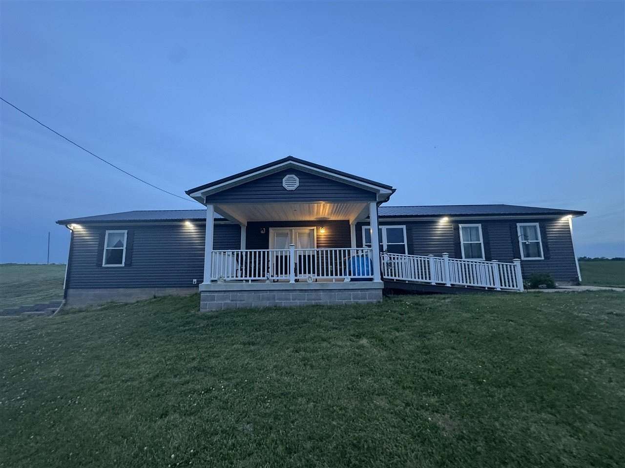 9 Acres of Land with Home for Sale in Munfordville, Kentucky