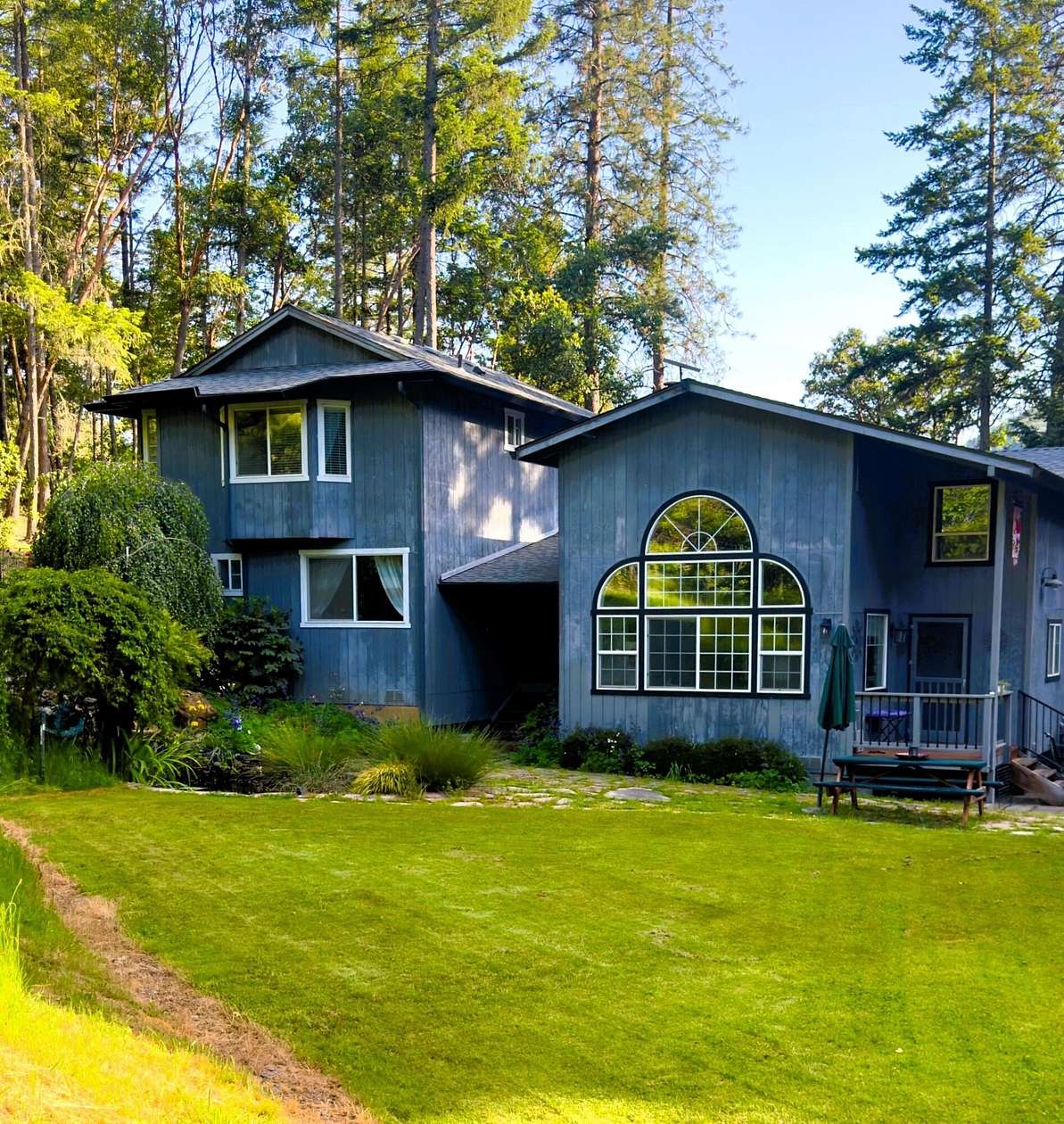 9.36 Acres of Land with Home for Sale in Applegate, Oregon