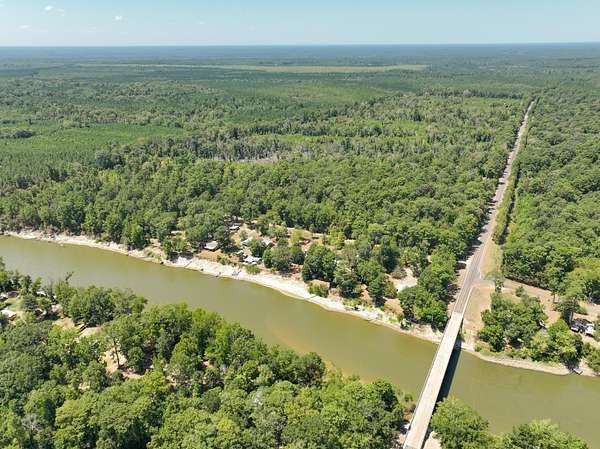 24 Acres of Recreational & Residential Land for Sale in Spurger, Texas