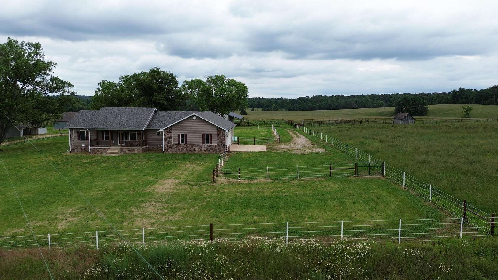 32.3 Acres of Land with Home for Sale in Birch Tree, Missouri