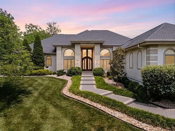 3.64 Acres of Land with Home for Sale in Brentwood, Tennessee