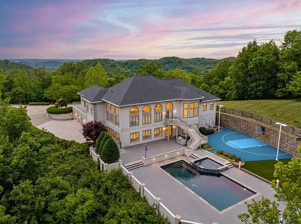 3.64 Acres of Land with Home for Sale in Brentwood, Tennessee