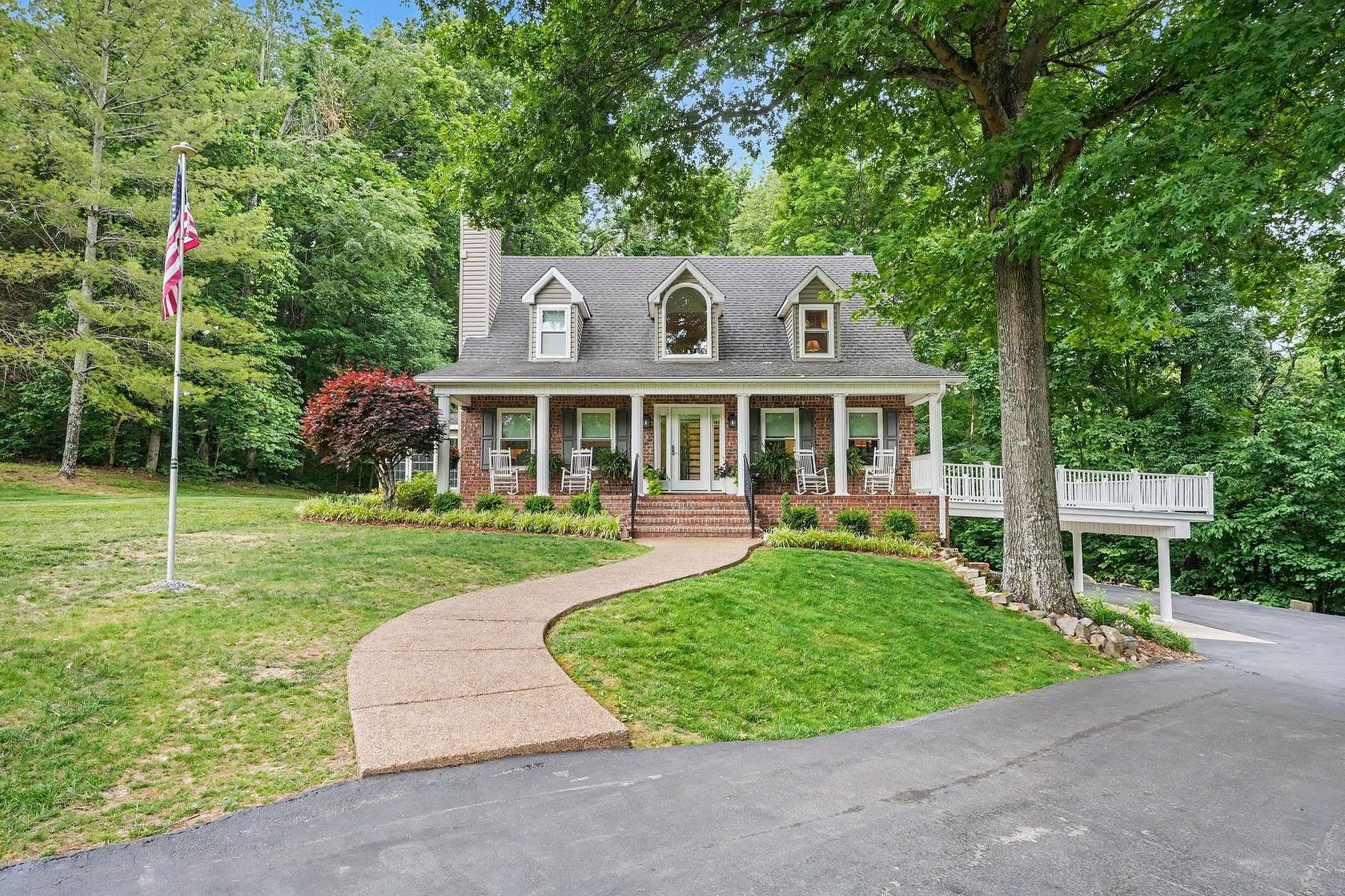 5.5 Acres of Land with Home for Sale in Springfield, Tennessee