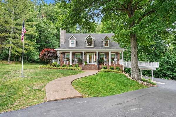 5.5 Acres of Land with Home for Sale in Springfield, Tennessee