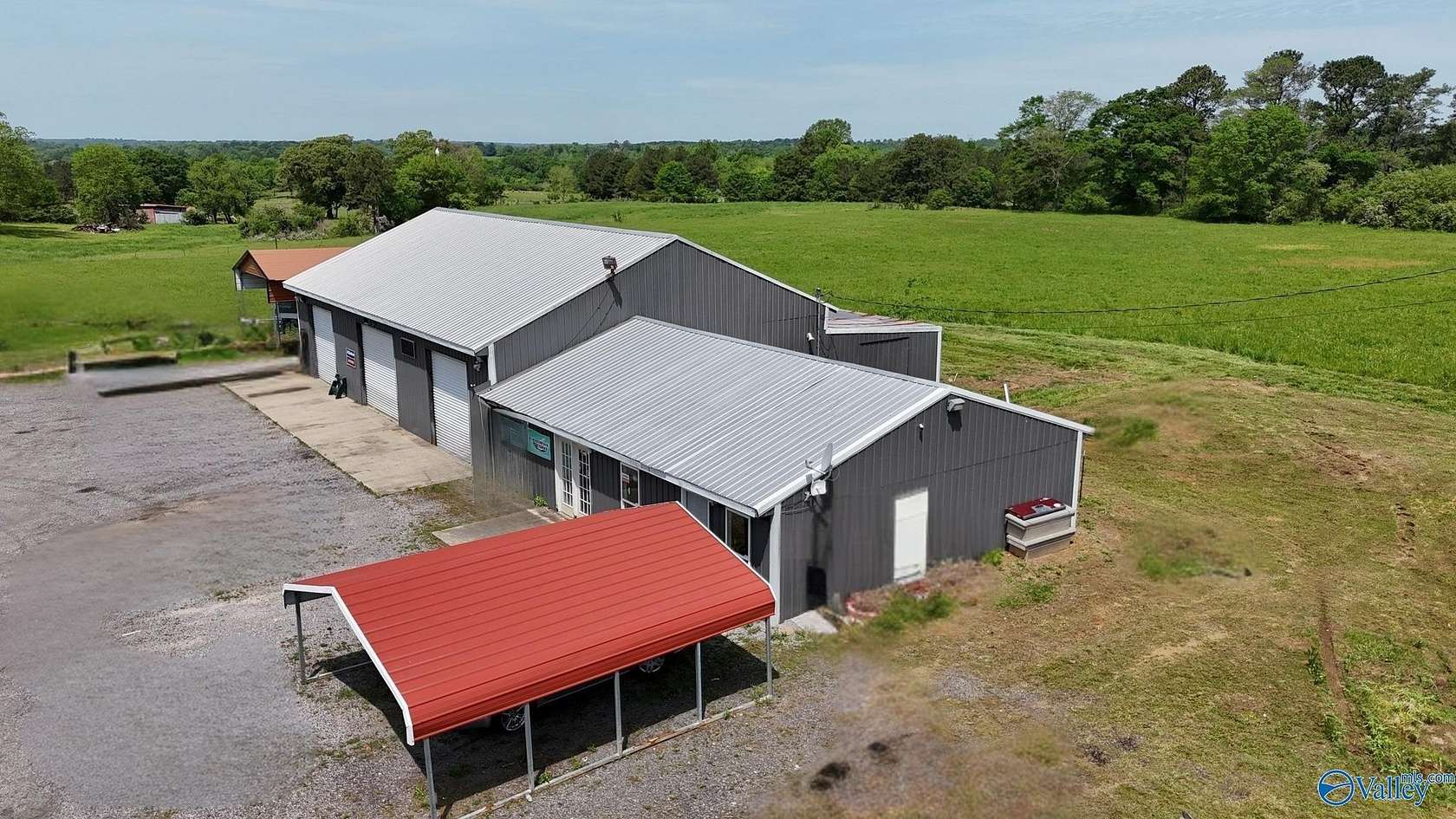 2 Acres of Improved Commercial Land for Sale in Blountsville, Alabama