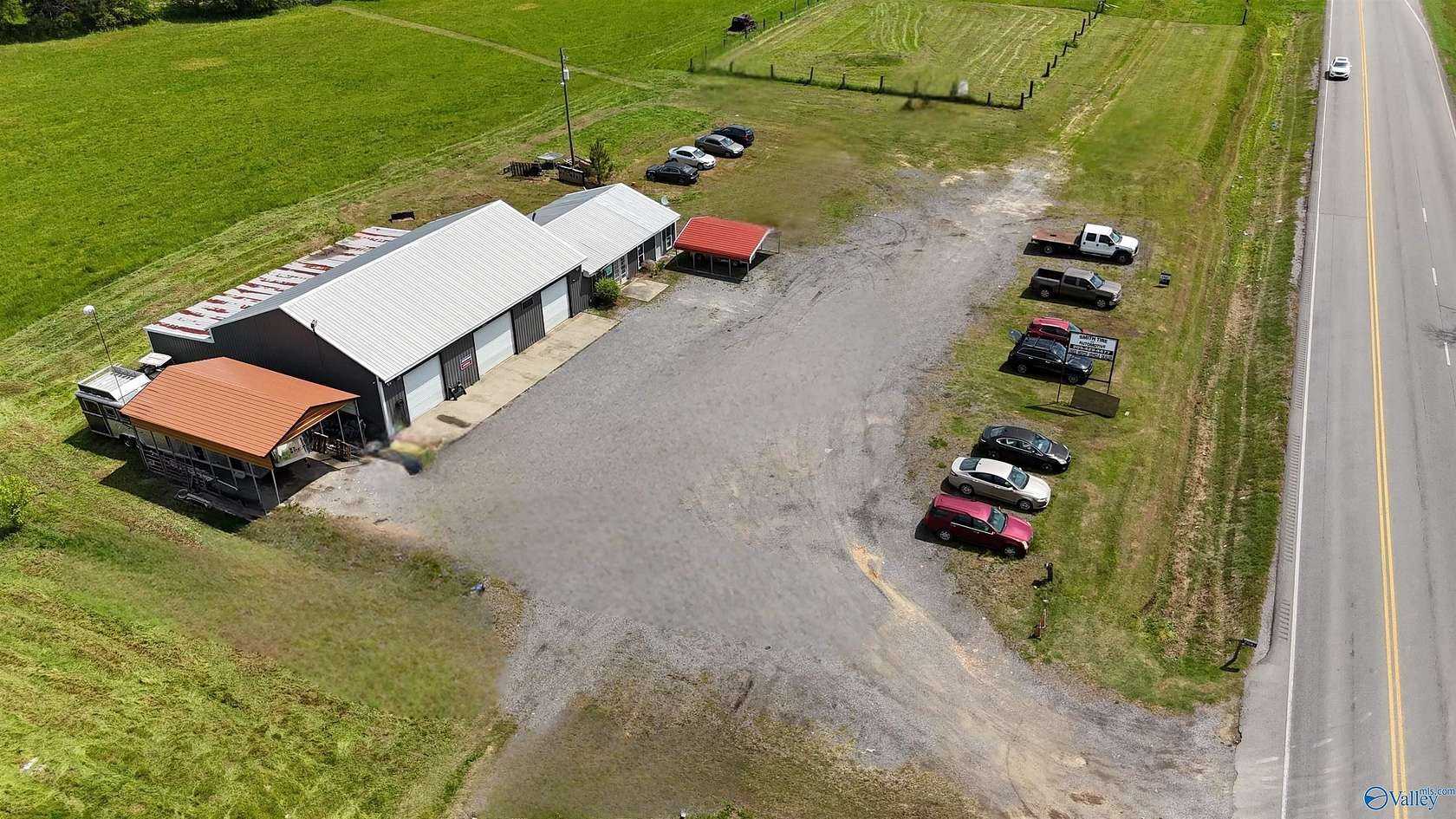 2 Acres of Improved Commercial Land for Sale in Blountsville, Alabama