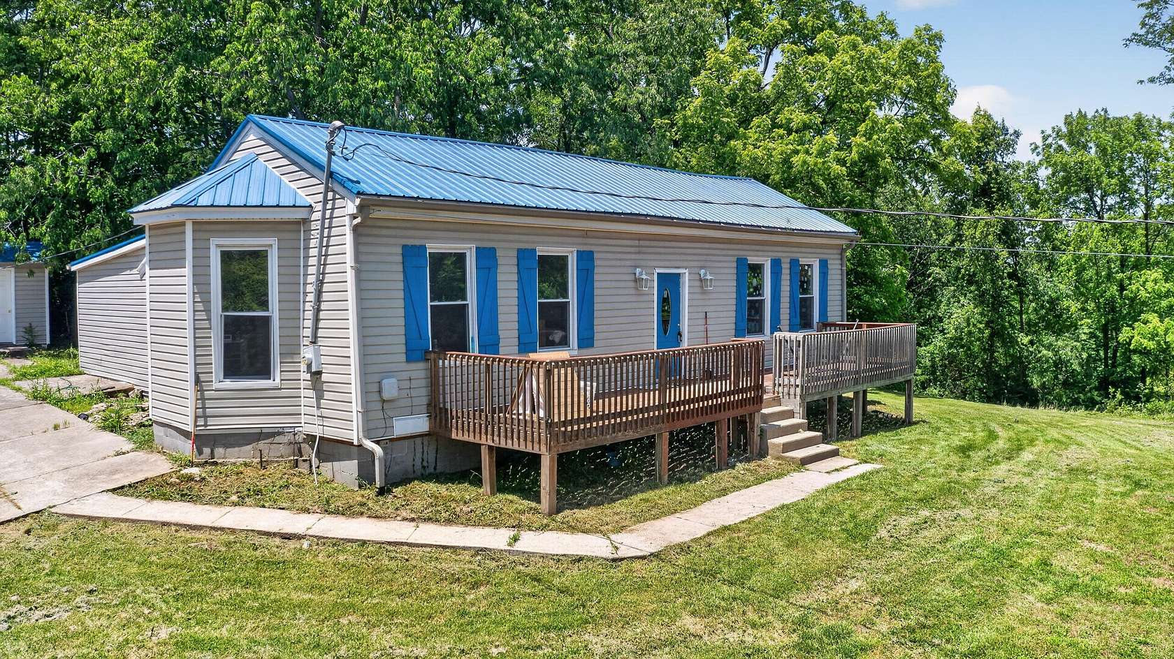 5 Acres of Land with Home for Sale in Georgetown, Kentucky