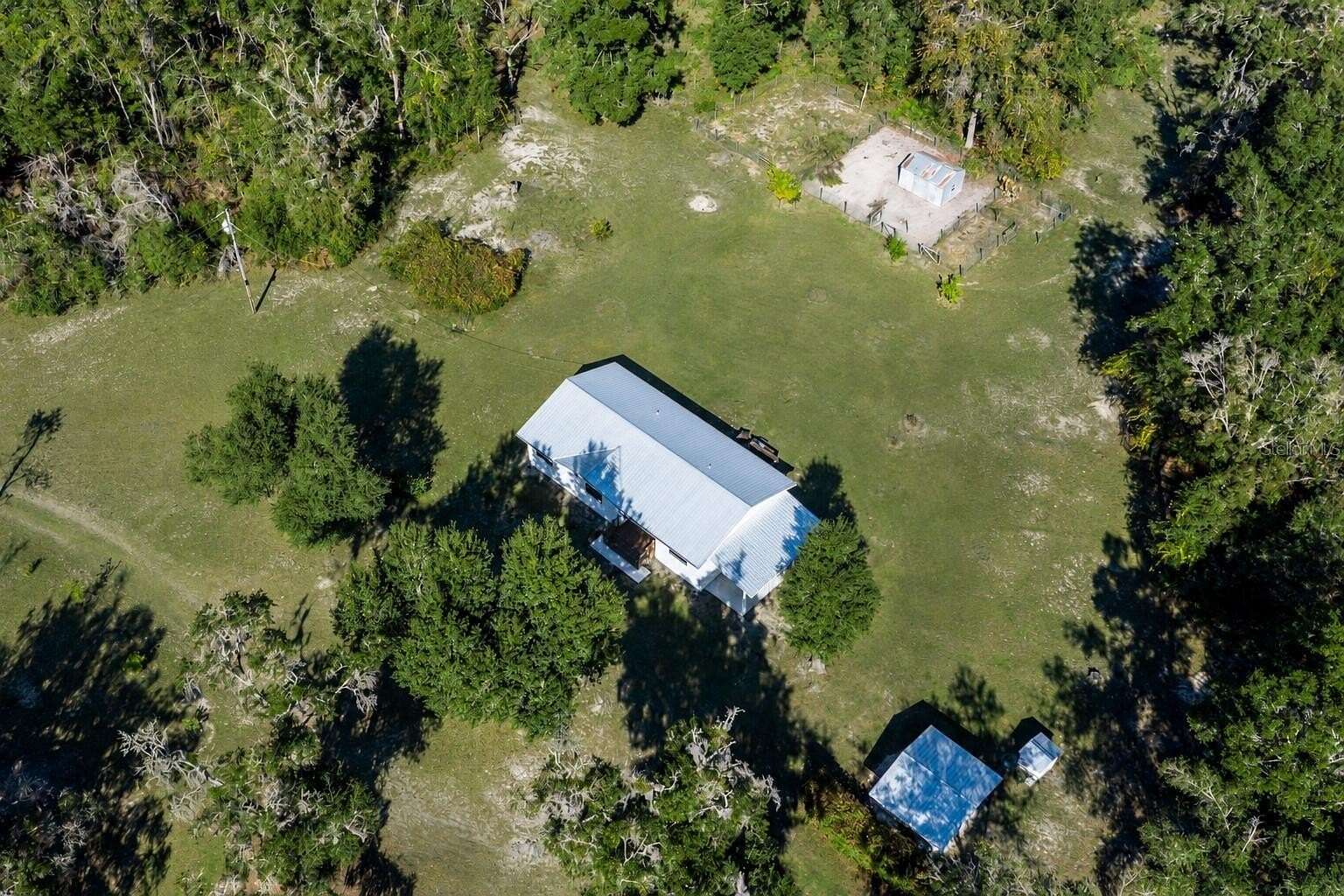5 Acres of Land with Home for Sale in Trenton, Florida