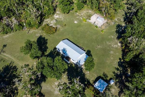 5 Acres of Land with Home for Sale in Trenton, Florida