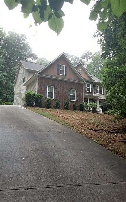 2.68 Acres of Land with Home for Lease in Loganville, Georgia