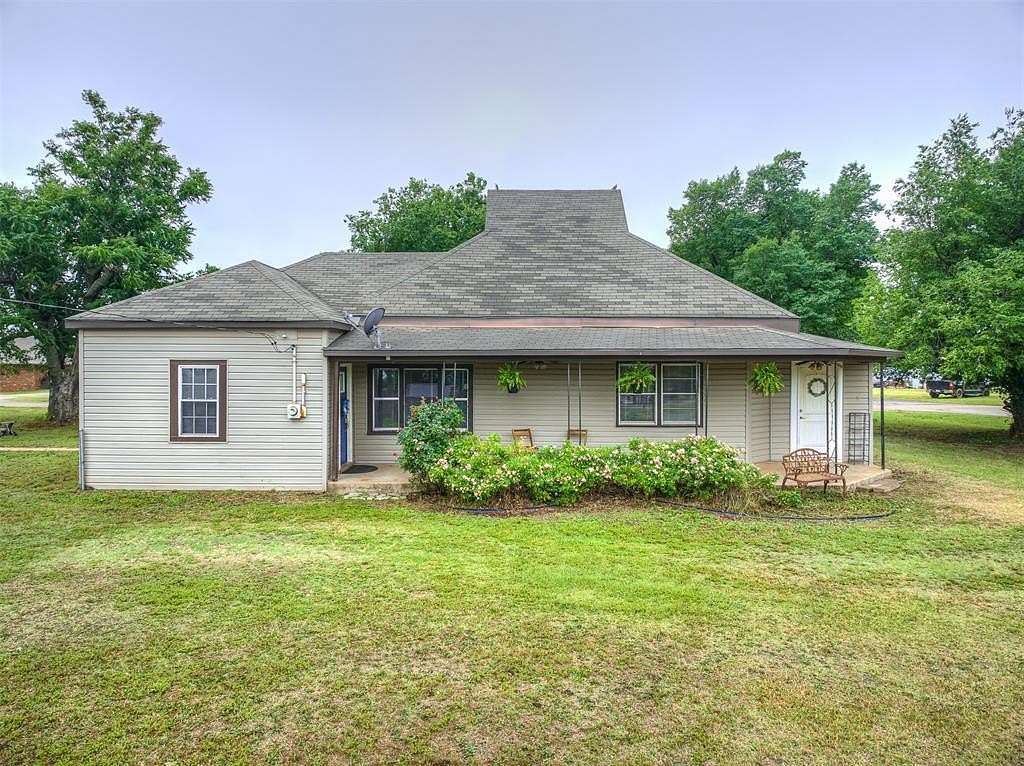 1.69 Acres of Land with Home for Sale in Cashion, Oklahoma