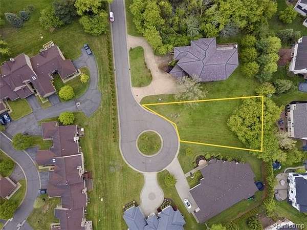 0.37 Acres of Residential Land for Sale in West Bloomfield, Michigan