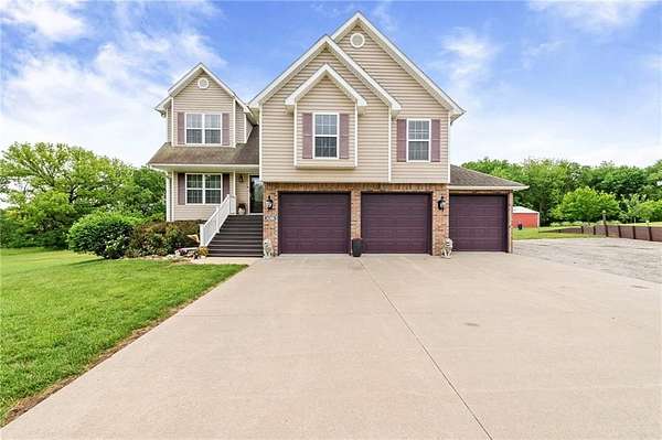 3.58 Acres of Land with Home for Sale in St. Joseph, Missouri