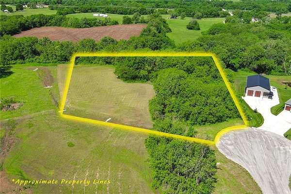 2.39 Acres of Residential Land for Sale in Leavenworth, Kansas