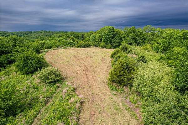 19.5 Acres of Recreational & Residential Land for Sale in St. Joseph, Missouri