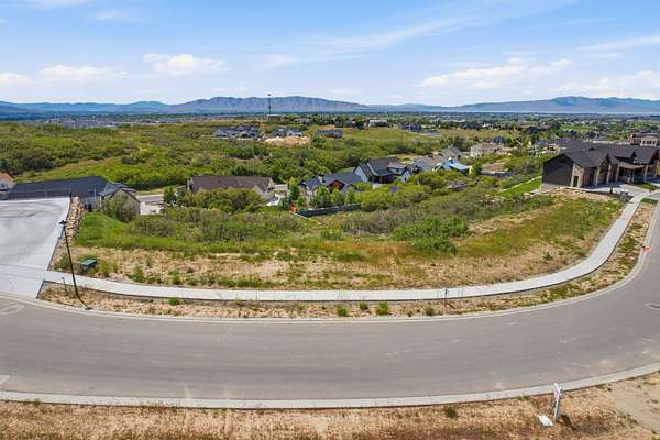 0.8 Acres of Residential Land for Sale in Mapleton, Utah