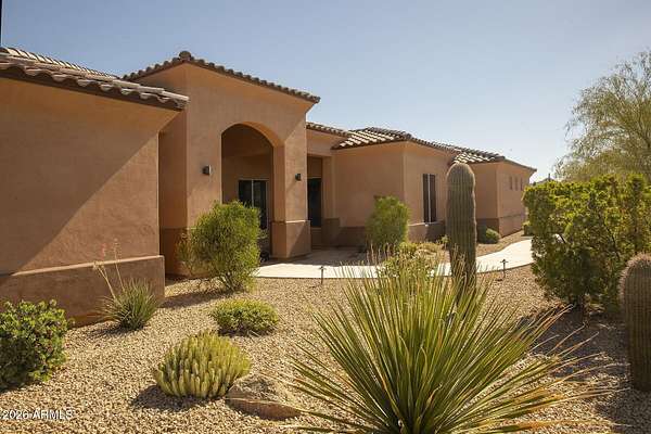 2.5 Acres of Land with Home for Sale in Scottsdale, Arizona