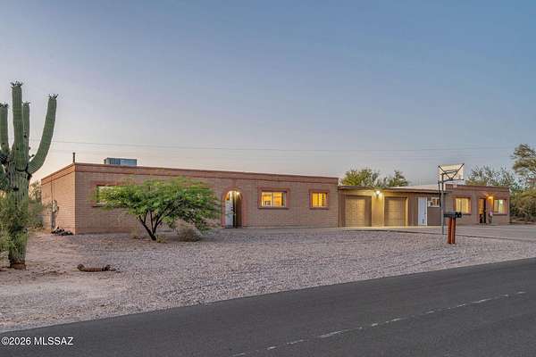 1.67 Acres of Land with Home for Sale in Tucson, Arizona
