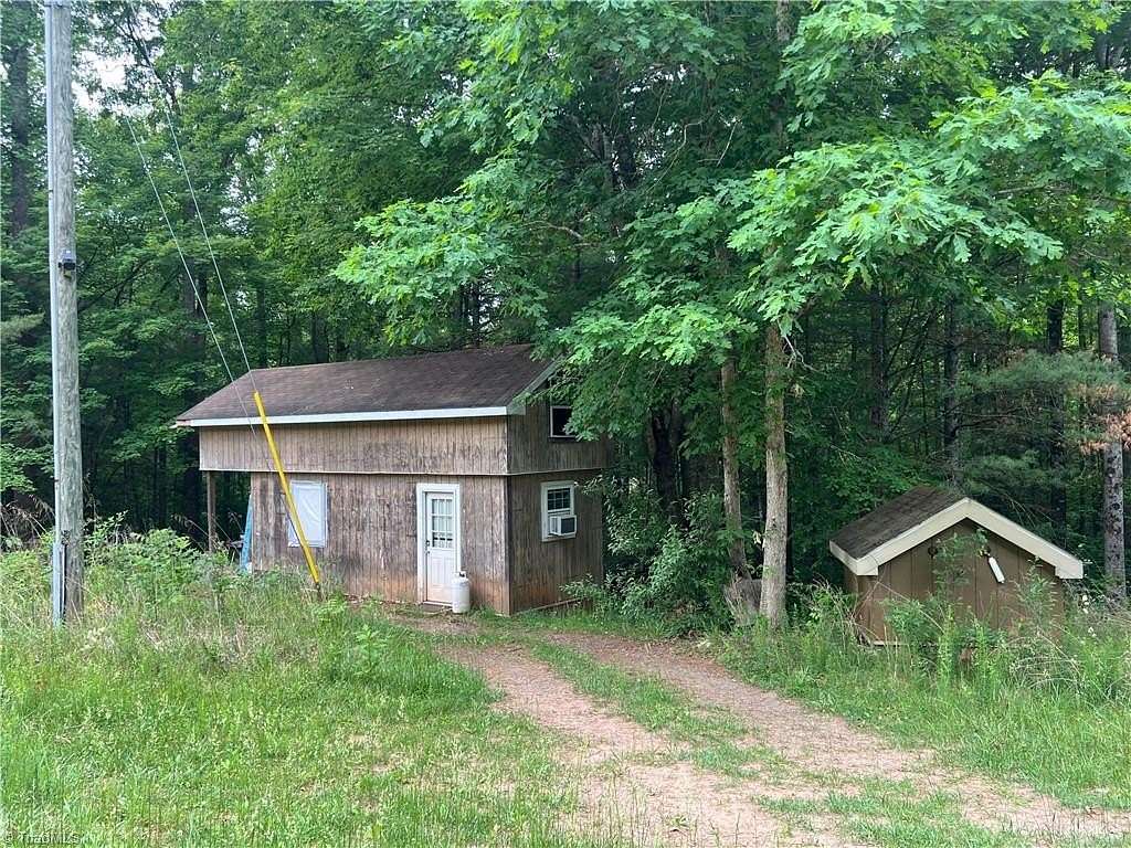10 Acres of Land for Auction in Mount Airy, North Carolina
