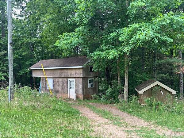 10 Acres of Land for Auction in Mount Airy, North Carolina