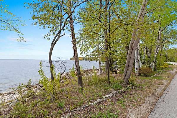 1 Acre of Residential Land for Sale in Sturgeon Bay, Wisconsin