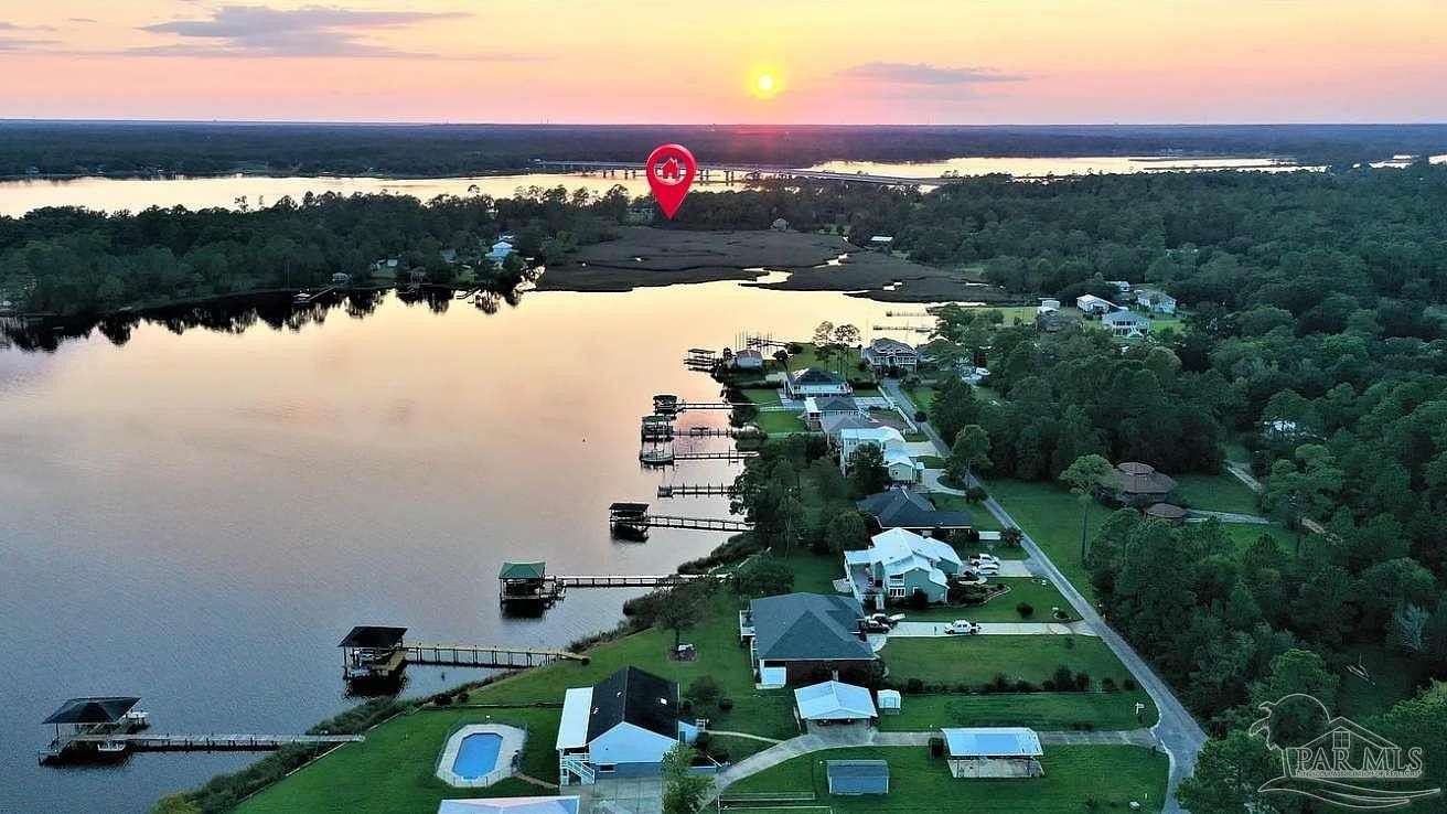 0.9 Acres of Land for Sale in Milton, Florida