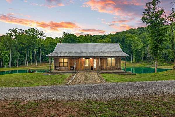 20 Acres of Recreational Land with Home for Sale in Riceville, Tennessee