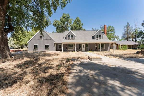 3 Acres of Land with Home for Sale in Lemoore, California