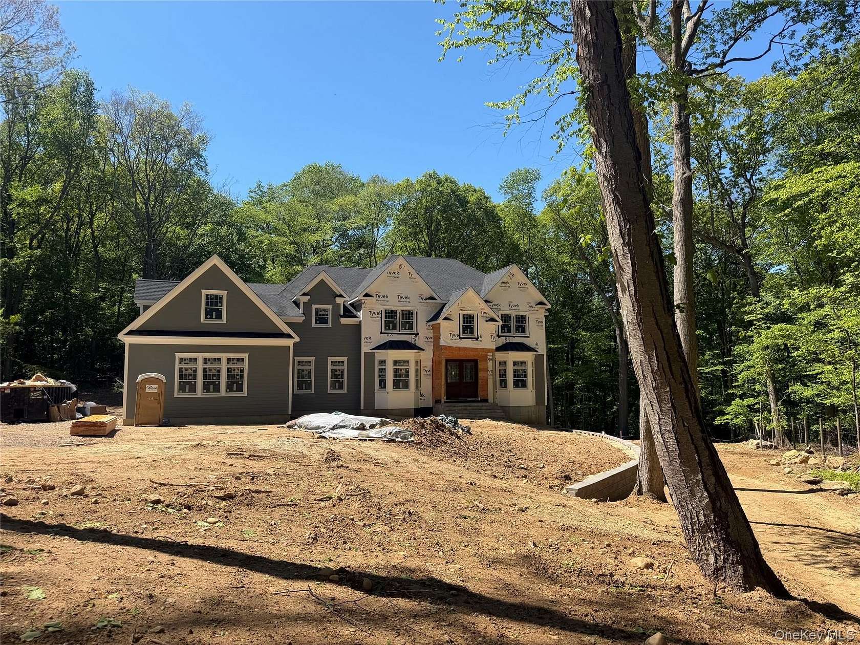 2.33 Acres of Land with Home for Sale in Head of the Harbor, New York