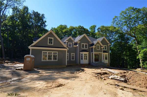 2.33 Acres of Land with Home for Sale in Head of the Harbor, New York